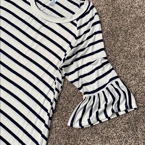 Paisley Grace ruffle sleeve tunic - Picture 3 of 3